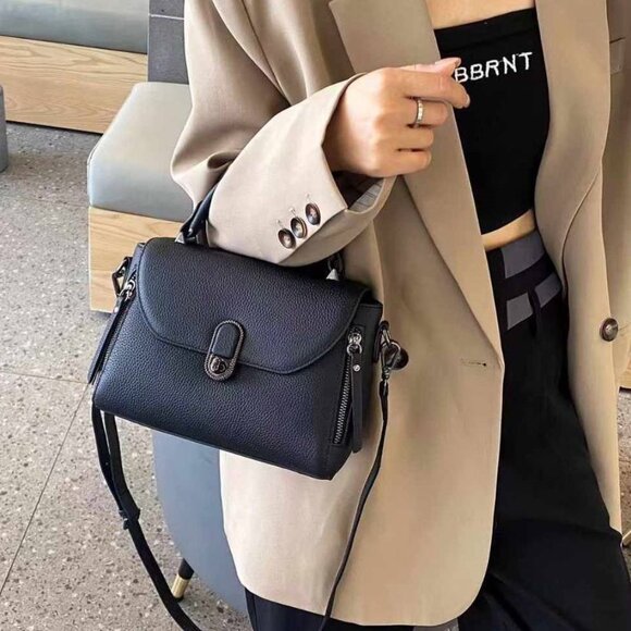 “Eleganza” — Leather Bag for a Modern Look - Picture 6 of 10